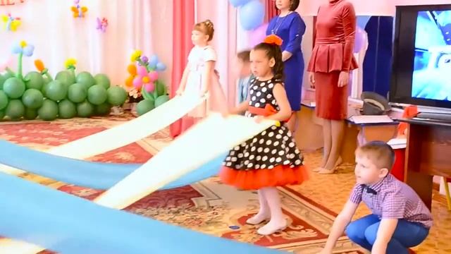 914 Танец с полотнами смотреть онлайн