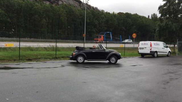 Volkswagen Beetle Cabriolet 1600 Injection — 1979 смотреть онлайн