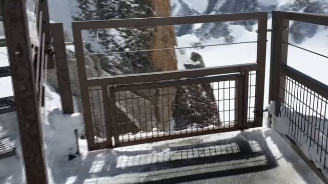 тут погибает 100 человек в год гора Mont Blanc смотреть онлайн