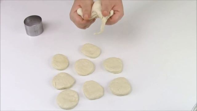 Gogosi De Post Pufoase, Reteta Ieftina, Simpla | Gina Bradea (English Subtitles)