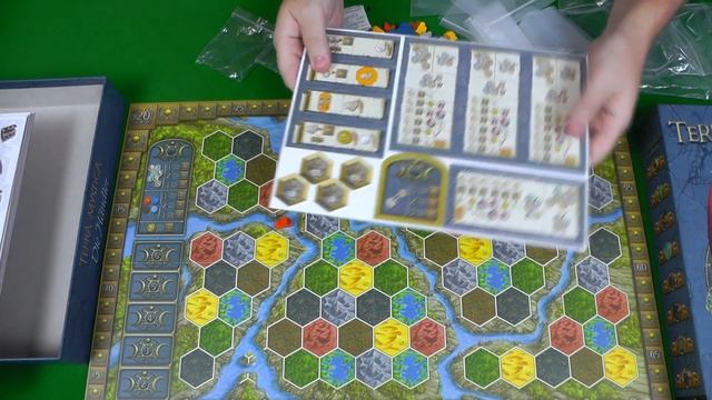 Открываем настольную игру "Terra Mystica: Die Händler" / Terra Mystica: Merchants of the Seas смотреть онлайн