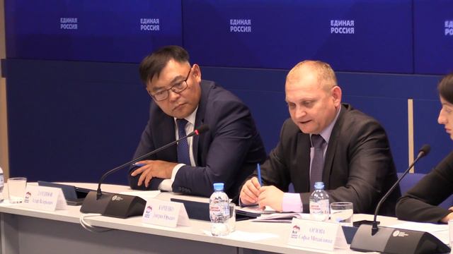 Дмитрий Саблин провел заседание Патриотической платформы «Единой России» смотреть онлайн