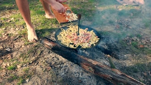 Замороженная картошка в сравнении с обычной. Готовим на природе.