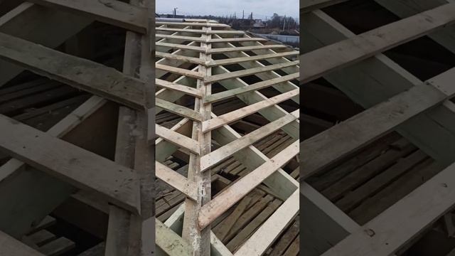 Крыша вальма холодная 200м²! Часть-4.Закончили обрешётку, консервация (закрываем пленкой SDM- УСП) смотреть онлайн