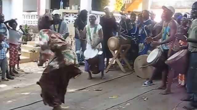 Soli & Konowulen chez Famoudou смотреть онлайн