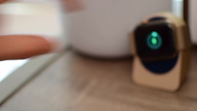 Review: Apple's Gold Milanese Loop Apple Watch Band