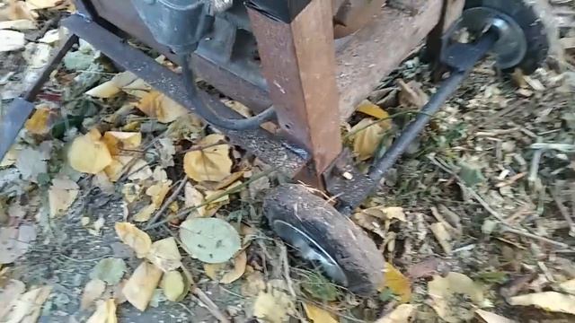 Измельчитель веток из старого фуганка.