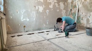 Как самостоятельно сделать стяжку пола в квартире?