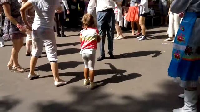 Ульяна танцует смотреть онлайн