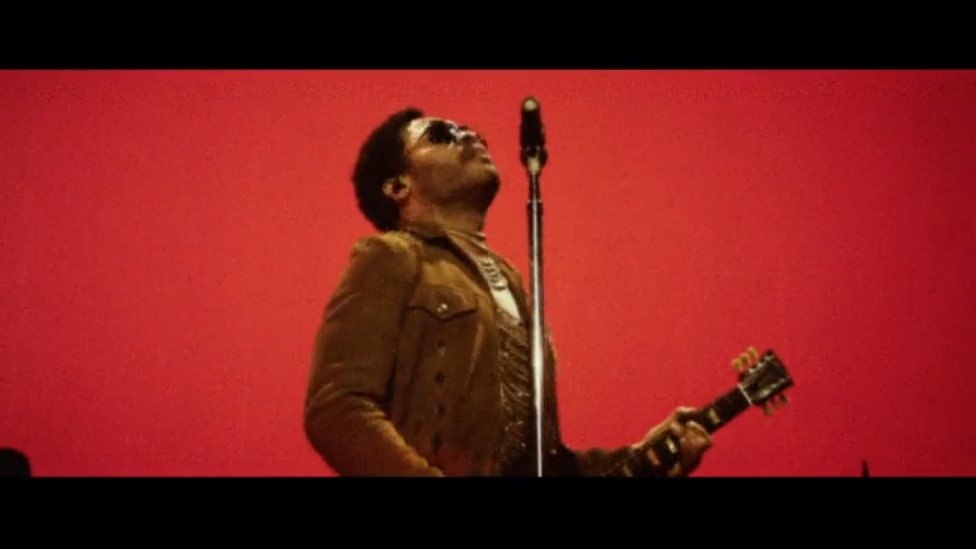 Lenny Kravitz - "American Woman" (Live 2014) смотреть онлайн