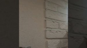 Оформление угла декоративным кирпичом