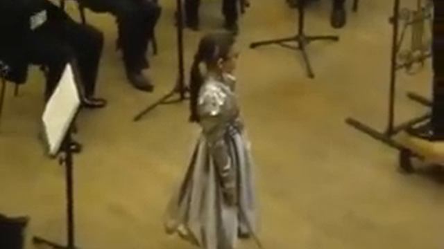 8 -Year-Old violinist from Lviv (Ukraine) played Accolay Concerto No. 1 in A minor .mpg смотреть онлайн