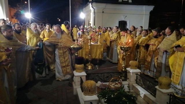 2. В ночь с 13 на 14 сентября ночная литургия у Спасо-Преображенского собора Винницы. смотреть онлайн