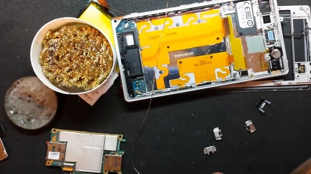 Xperia™ Z1 не заряжается смотреть онлайн