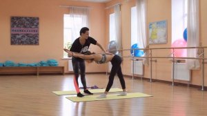 Растяжка спины и задней поверхности бедра на продольный шпагат