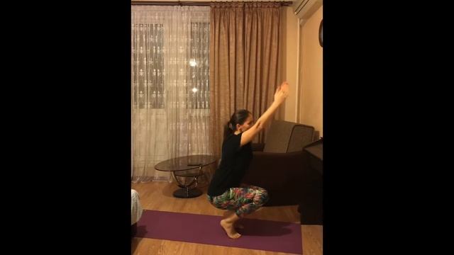 Йога funforcore, тренировка второй день. Утканасана переход в Навасану. Быстрая йога, yoga смотреть онлайн