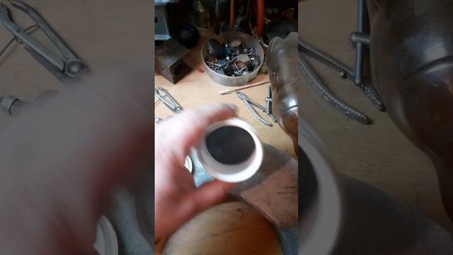 Вариант наполнителя для галтовки из б/у диска карбида кремния. смотреть онлайн