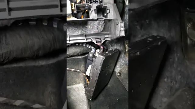 WV Jetta обзор установки охранного комплекса StarLine E96bt + StarLine M66