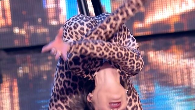 Most flexible woman in the world - Самая гибкая женщина в мире смотреть онлайн