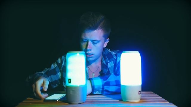 СВЕТЯЩАЯСЯ колонка JBL за 5 000 РУБЛЕЙ против ОРИГИНАЛЬНОЙ JBL за 10 000 РУБЛЕЙ - Небо и Земля.. смотреть онлайн