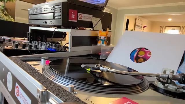 Baby Ford . I-Fach Collective – The Healing EP смотреть онлайн