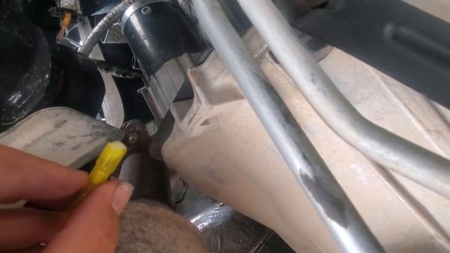 Broken starter connector plug. How to change a wiring harness pig tail. смотреть онлайн