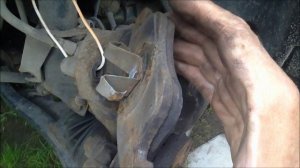 Рено Дастер. Замена передних тормозных колодок..