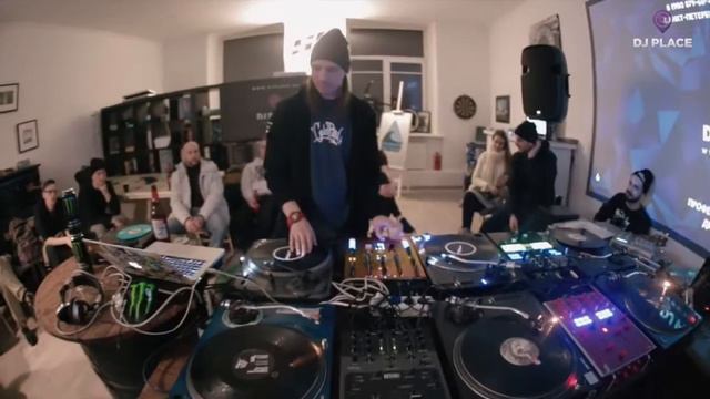 WHO'S SCRATCHING I (STAYPLAY, SAINT-PETERSBURG) смотреть онлайн