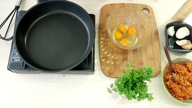 Рулетики из яичных блинчиков с морковно-сырной начинкой. смотреть онлайн