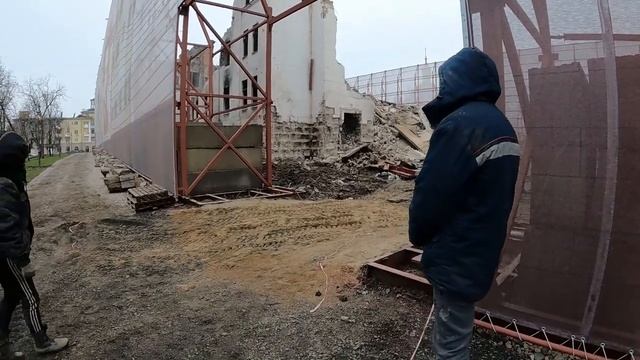МАРИУПОЛЬСКИЙ ДРАМТЕАТР СНОСЯТ смотреть онлайн