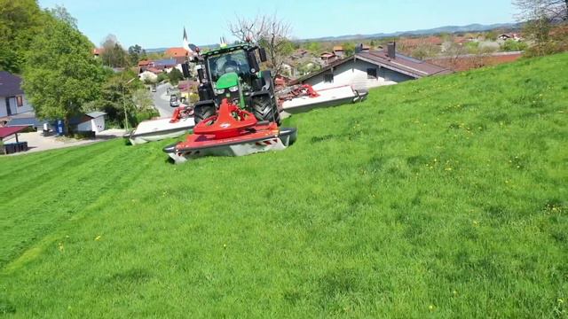 John Deere 6250 Ultimate Edition mit Kuhn FC 9530 D Lift Control und FC 3125 DF смотреть онлайн