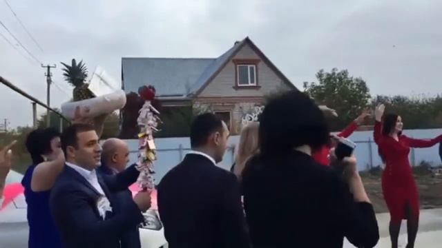 Жених с подарками приехал забирать невесту / Армянская свадьба 2018 смотреть онлайн
