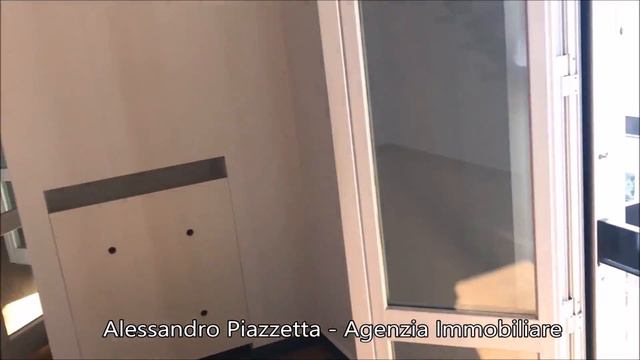 8 vani con area verde privata e parcheggio смотреть онлайн
