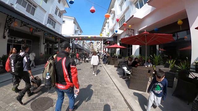 Ăn trưa tại Paradise Suites - HONDA BIKER DAY 2020 | HuskyPhan vlog #14 смотреть онлайн