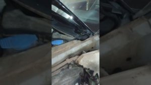 Снятие решетки радиатора и Небольшой ремонт ауди а6 с6 2.4 бензин