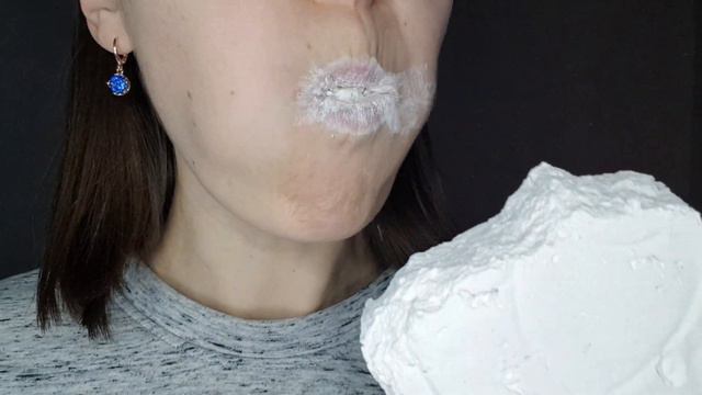 6 минут хруста огромным печеньем в виде сердца! Хруст вкусняшками \ Mukbang \ Асмр смотреть онлайн