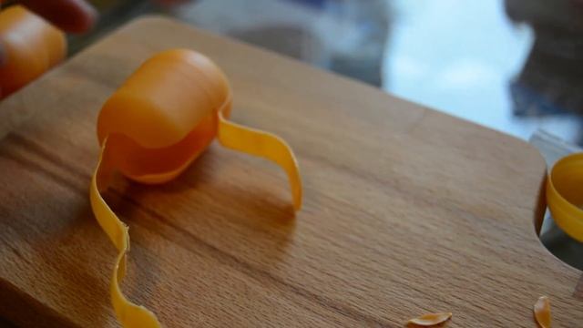 4 КРУТЫХ САМОДЕЛКИ ИЗ Kinder surprise/ЧЕХОЛ ДЛЯ ТЕЛЕФОНА ИЗ КИНДЕРОВ! смотреть онлайн
