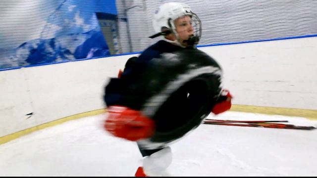 Функциональная подготовка на льду. Силовые упражнения. #hockeyplayers #hockeyskills #powerskating