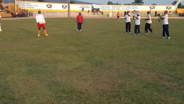 Pierre Nkurunziza et Abedi Pelé смотреть онлайн