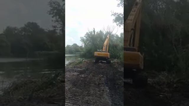 Земляные механизированные работы. Гусеничные экскаваторы Катерпиллар. Днепр Экскавация НОВА смотреть онлайн