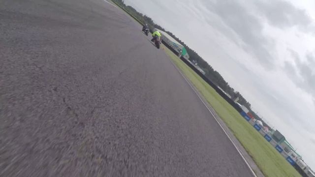 Pembrey Trackday - Trying to learn the lines from an Instructor смотреть онлайн