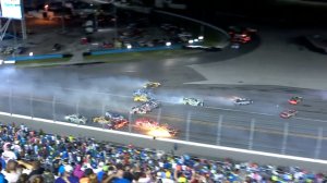 Сокрушительная авария на гонках NASCAR (полная версия)