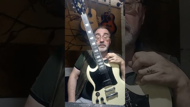 Замена грифа на недорогом Эпифоне смотреть онлайн