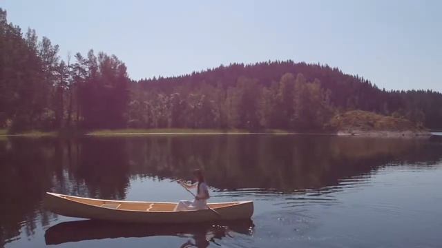 Ладожские шхеры. Девушка с веслом. Съемка с квадрокоптера. смотреть онлайн