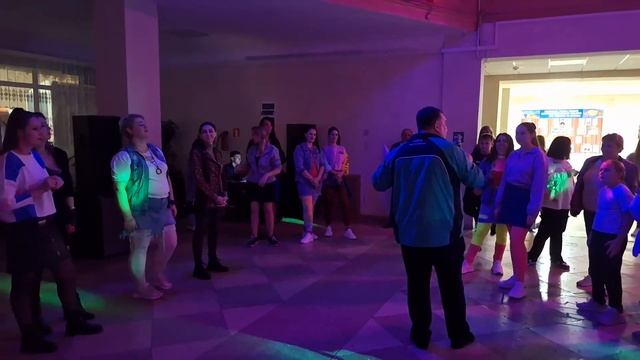 Дискотека в стиле 90-х в Старовеличковсковском Доме Культуры.