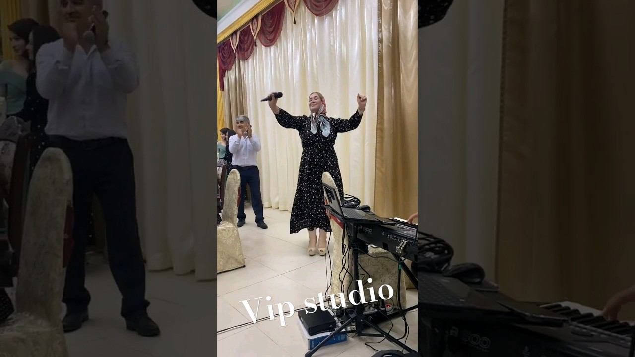 Тамада и певица зажигают на свадьбе #shorts смотреть онлайн