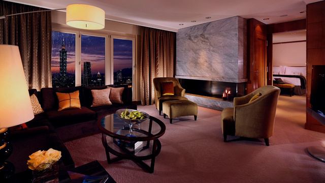Cozy Hotel Room Ambience - Rain Sounds at Sunset смотреть онлайн