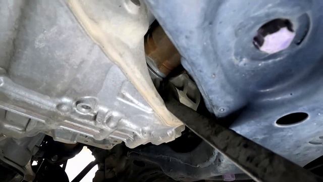 2018-23 Toyota Camry CV axle replacement (clicking when turning) смотреть онлайн