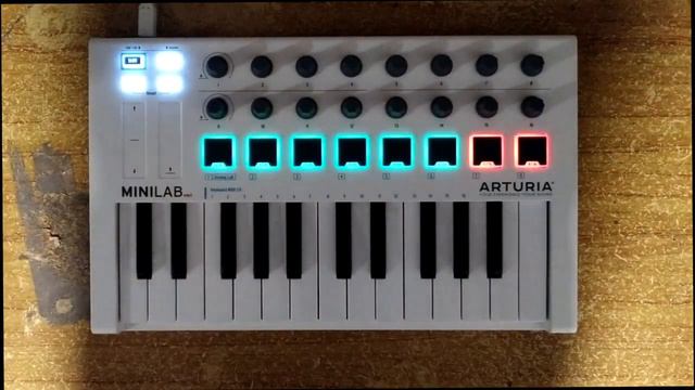 Arturia MiniLab MkII - Review en Español смотреть онлайн