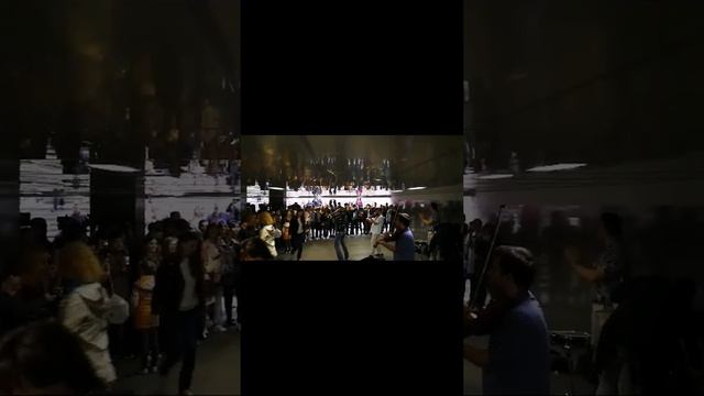 Арбатская.Переход.Путь к славе в шоу бизнесе тернист.А где играть не важно,были бы слушатели!)) смотреть онлайн